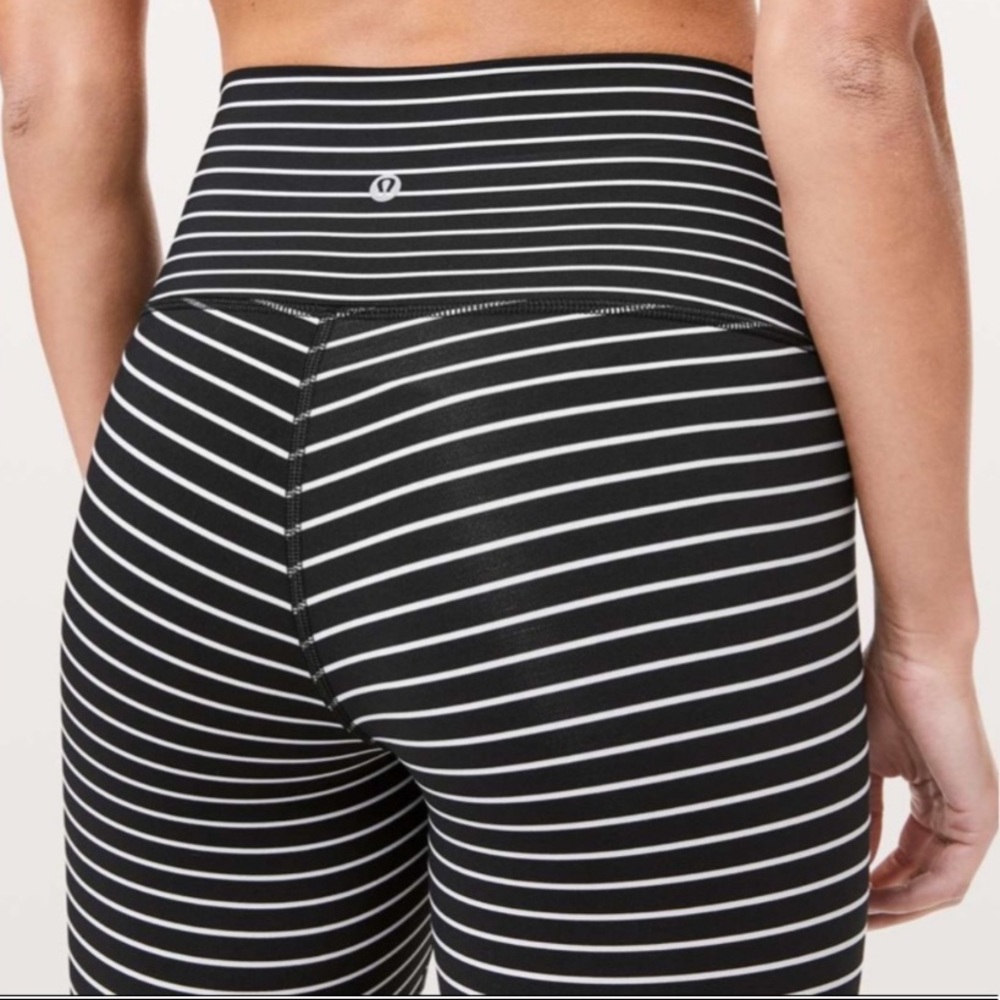 LULULEMON Wunder Under Parallel Stripe Black White